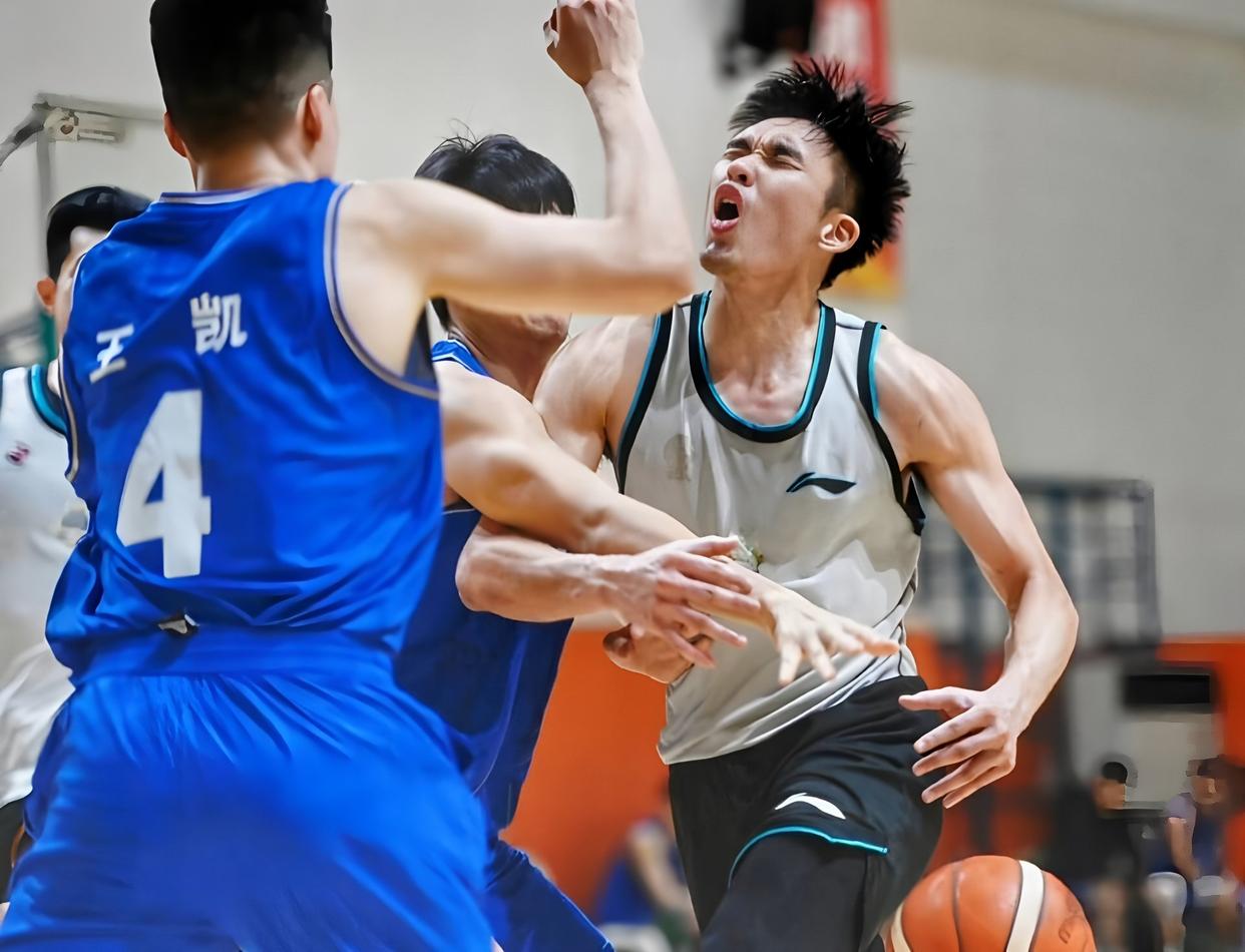 开云体育登录-今晨体能课后；巴黎圣日耳曼临场应变备战CBA常规赛；气氛紧张；纪律约束更严格的简单介绍