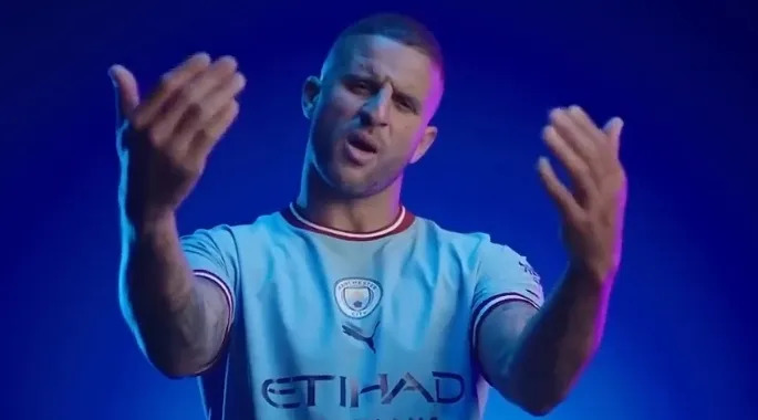 关于里昂迎意大利杯关键赛，转会期回应争议，态度坚定，资深球员宣示担当的信息